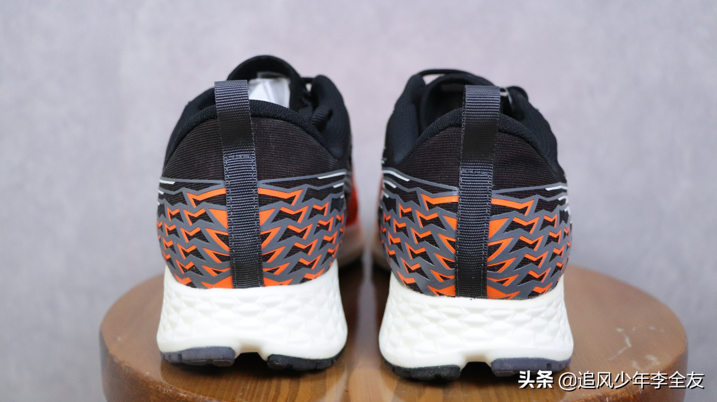 李宁冲云跑鞋和李宁赤兔4哪个好,李宁赤兔5pro在跑鞋中是什么档次