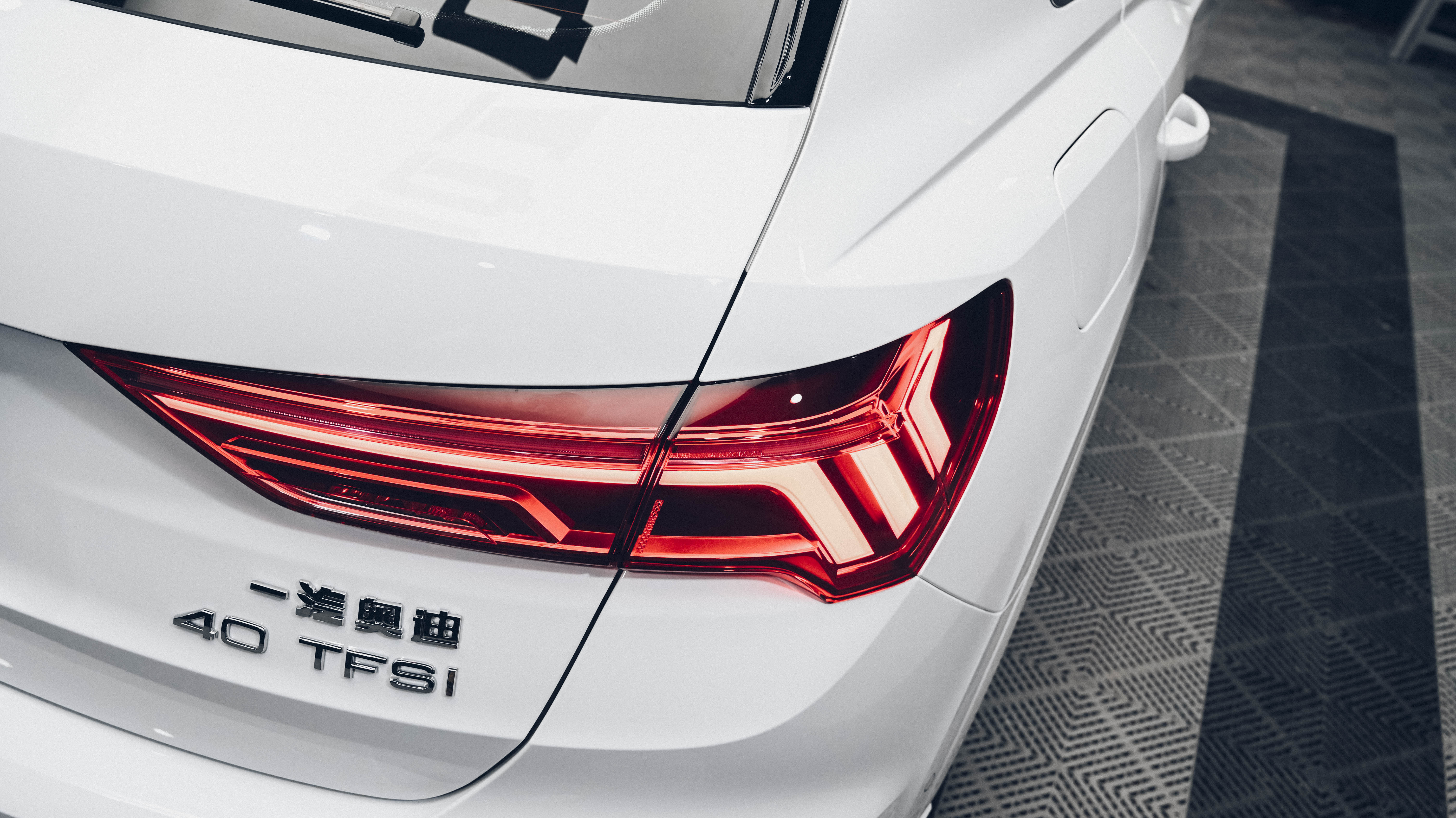 奥迪q3隐形车衣价格2014年,奥迪q3贴xpel隐形车衣多少钱