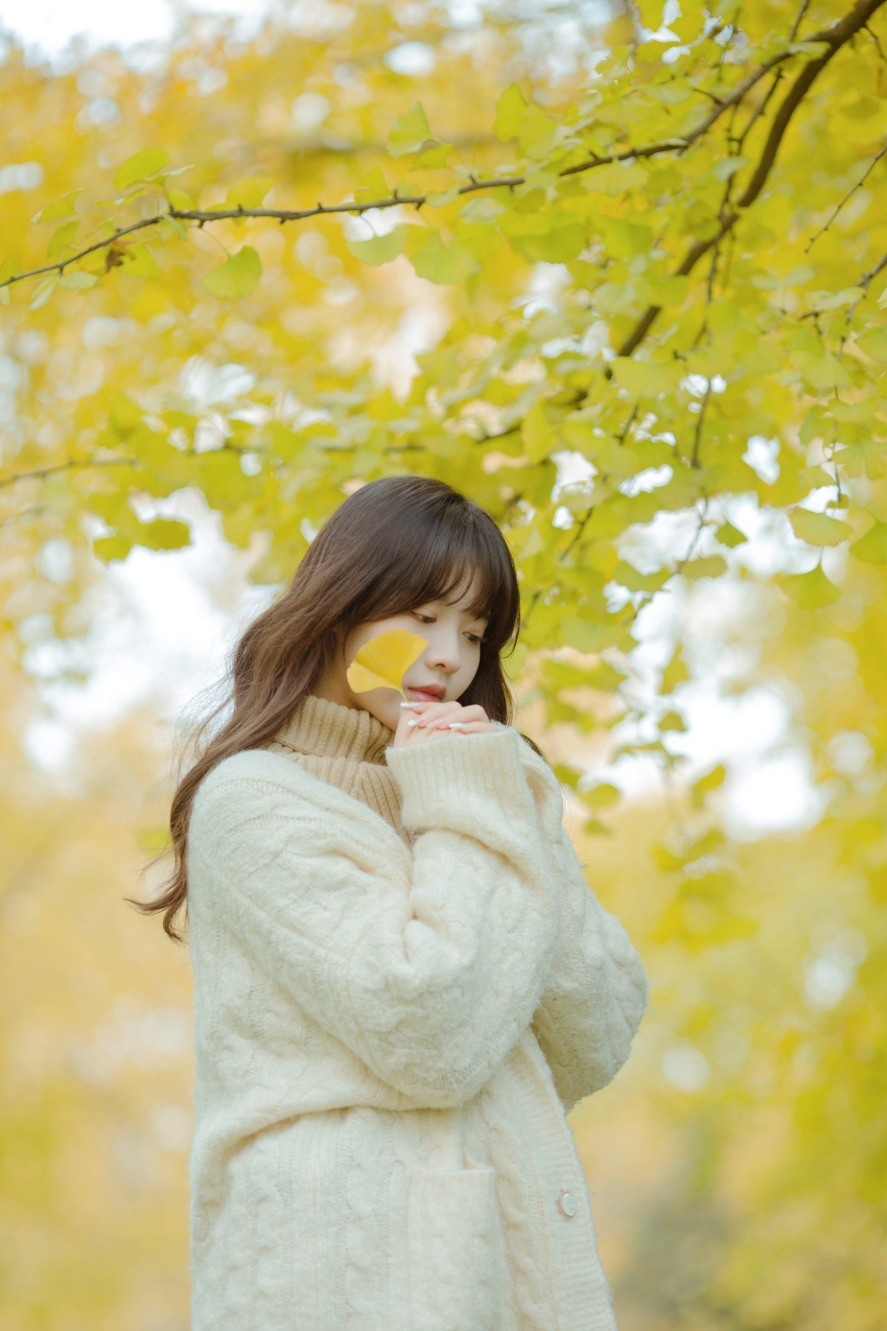 女生侧脸照怎么拍才好看户外,女生侧脸怎么拍出高级感