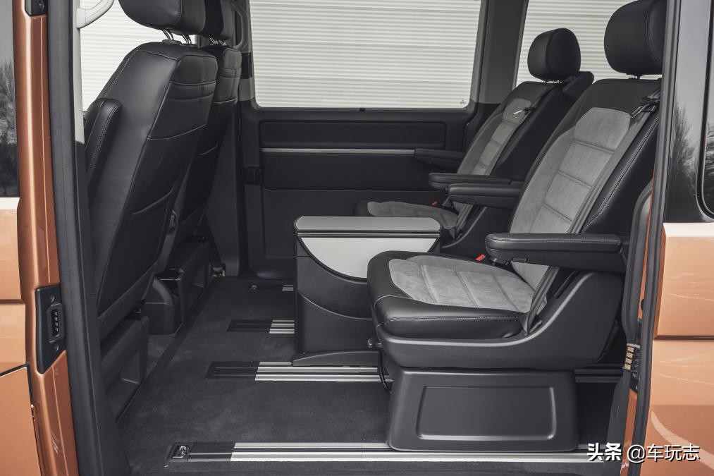 大众mpvcaravelle,对标奔驰v级的车