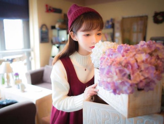 小说：总裁为解救娇妻愤怒踹开房门，但里面却并没有女孩身影