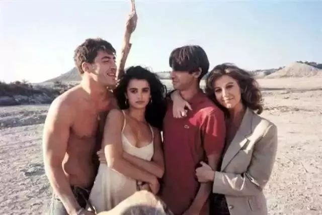 18岁就敢拍裸戏，“西班牙野玫瑰”在好莱坞开启了香艳魔咒