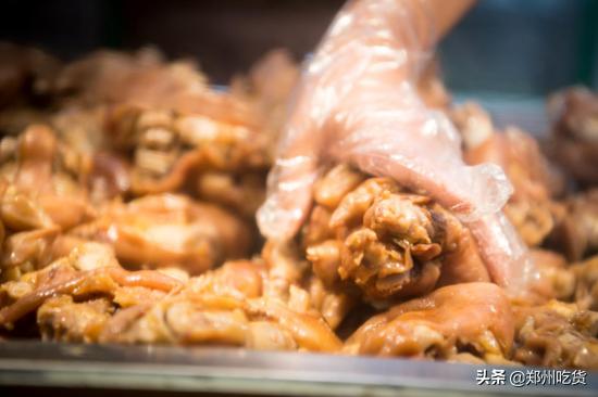 像经营星巴克一样卖烩面：70个座位日入1.5万，开一家火一家