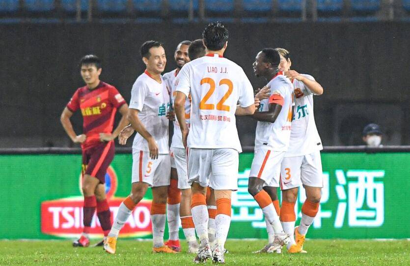 河北战平武汉,终于明白为什么曼联不敌谢菲联