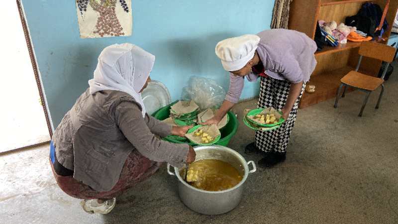 在五分之一人口营养不良的非洲，我们为孩子们提供了五年免费午餐