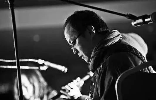 49岁窦唯和自己铁粉三婚俗掉了？这位“王菲前夫”从没成过仙啊！