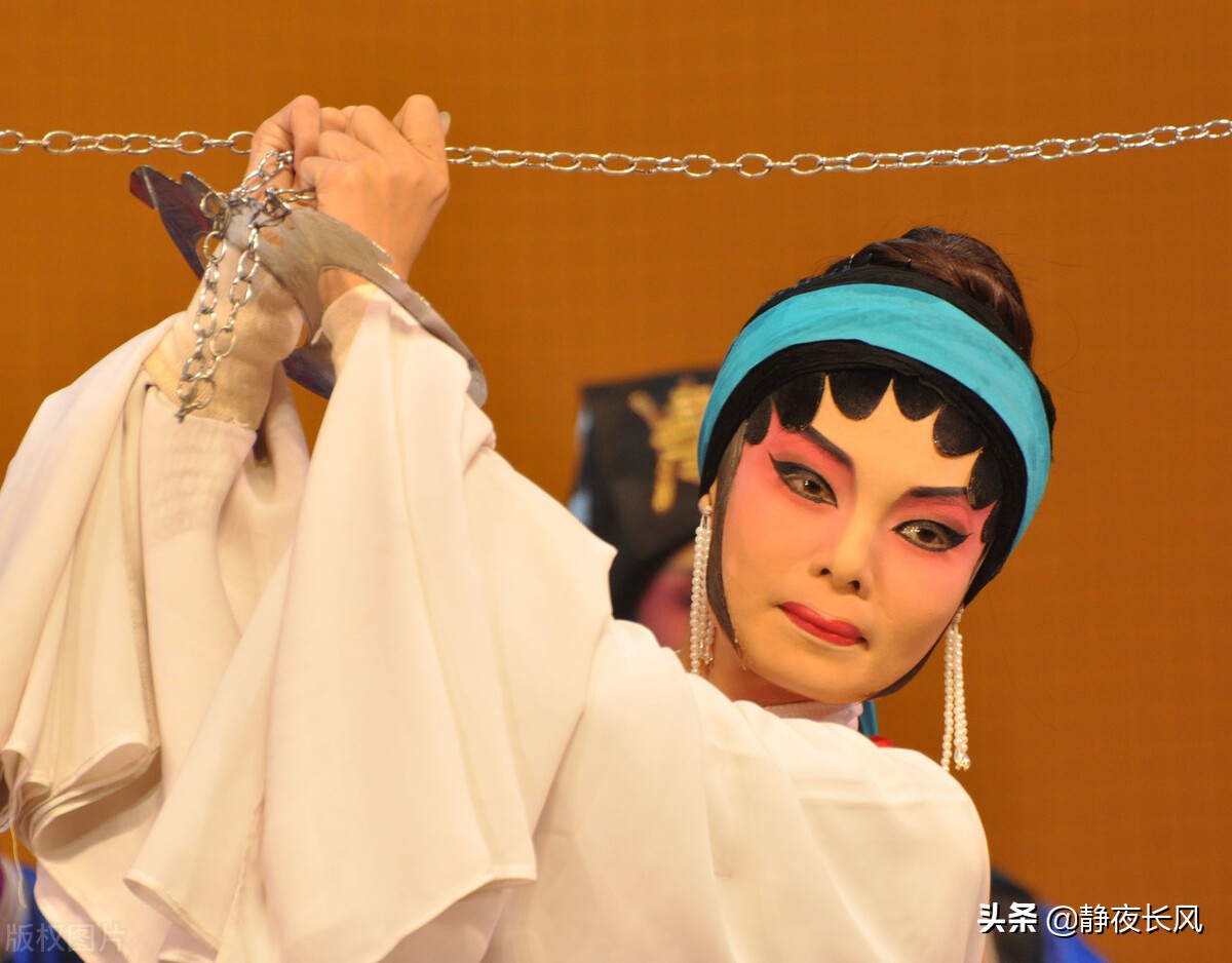 血溅白练,六月飞雪,大旱三年,窦娥死前为何要许下这三桩誓愿?