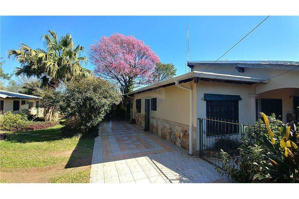 国外生活八年，娶了两个老婆，看我如何做到。