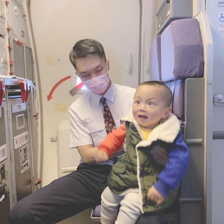 空姐离职后的心酸故事,95后小伙放弃稳定工作离职完整版