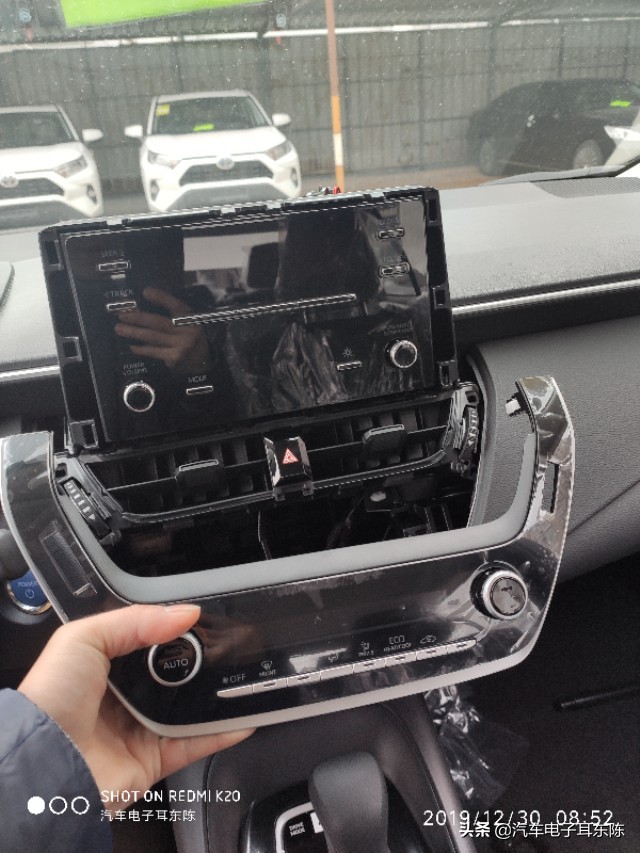 19款丰田卡罗拉导航怎么拆,卡罗拉双擎车载导航安装教程