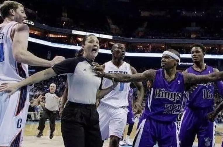 小托马斯88秒被罚下场,小托马斯开场88秒遭驱逐