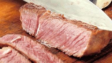 想让牛排够嫩又不太生？教你煎出7分熟完美牛排