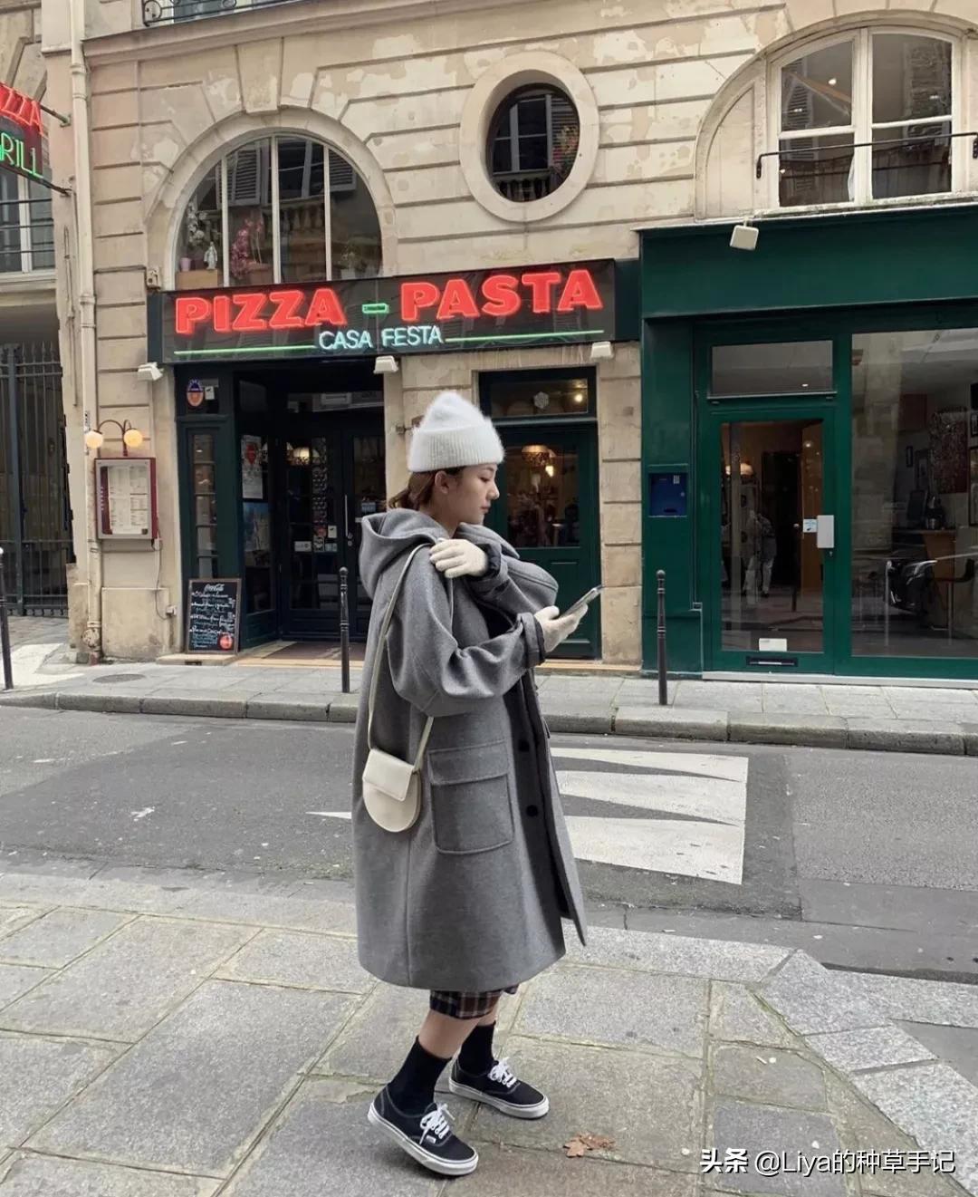 别再穿高跟鞋了，大衣+4双鞋，正火