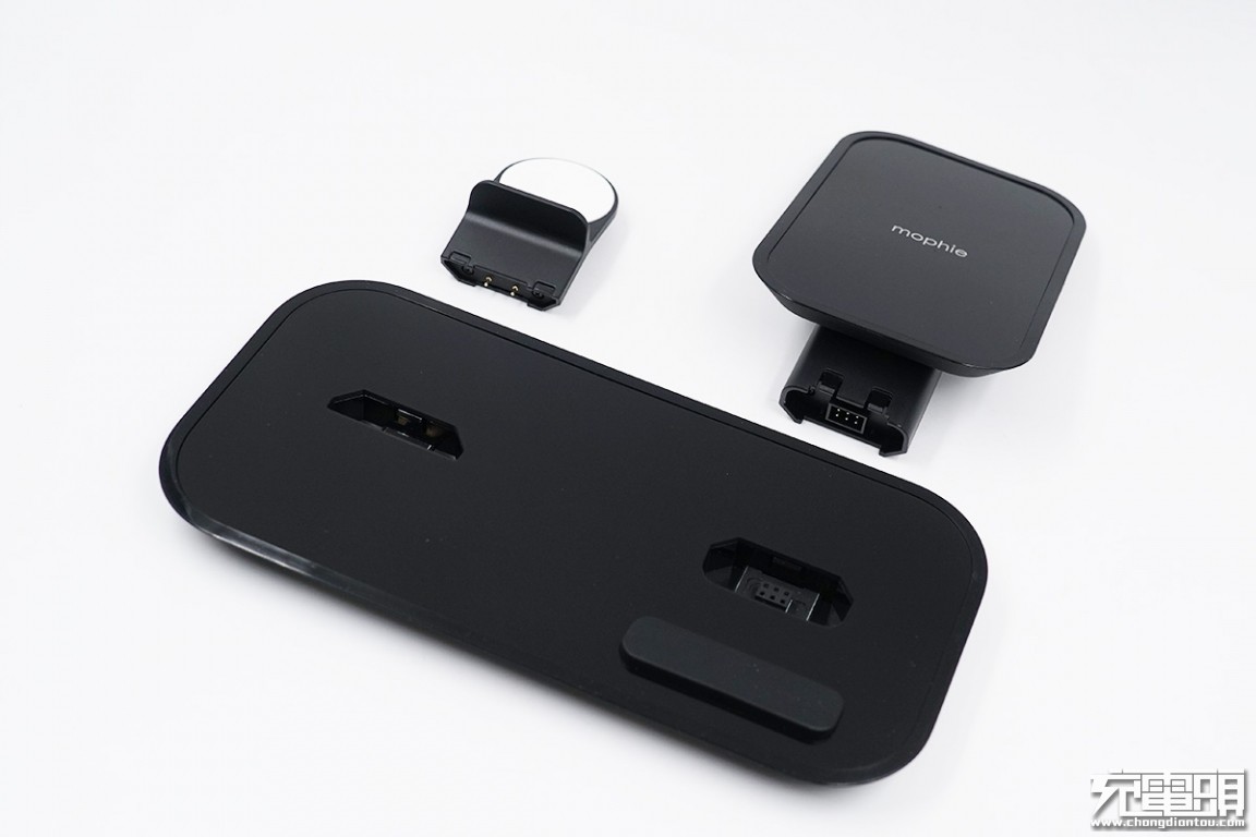 mophie二合一无线充电底座,mophie推出四合一无线充电器