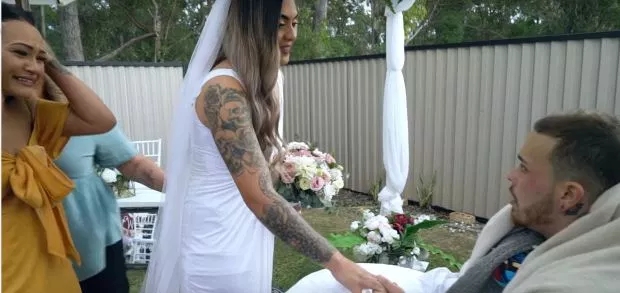 澳洲男子恶性脑瘤结婚,澳大利亚男子脑癌和女子结婚