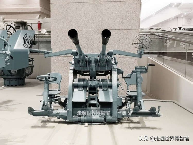 现代军舰装备舰炮,军事博物馆导弹展览品