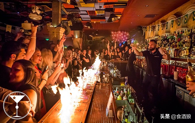 上海灯光最牛的酒吧,上海akoma酒吧