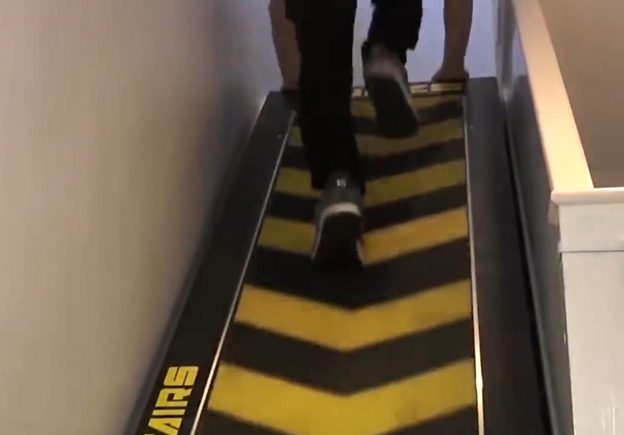 丧尸来了人类怎么防御,丧尸来了怎么对付的小技巧