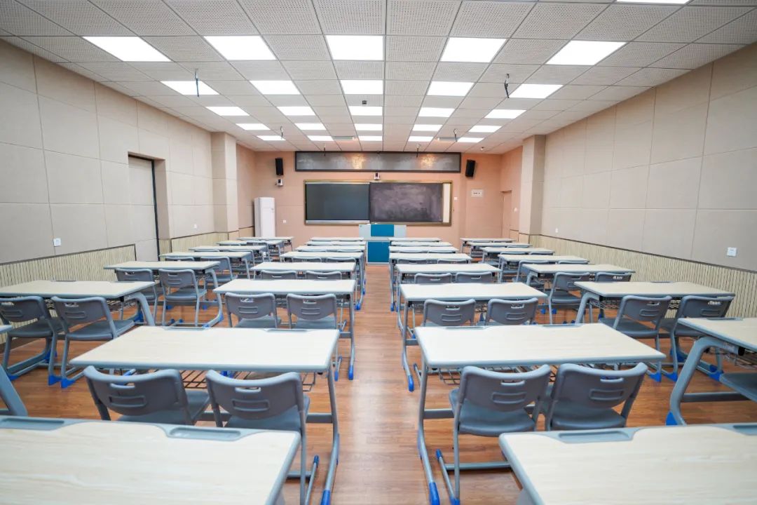 空中足球场效果图,静安体育中心空中足球场