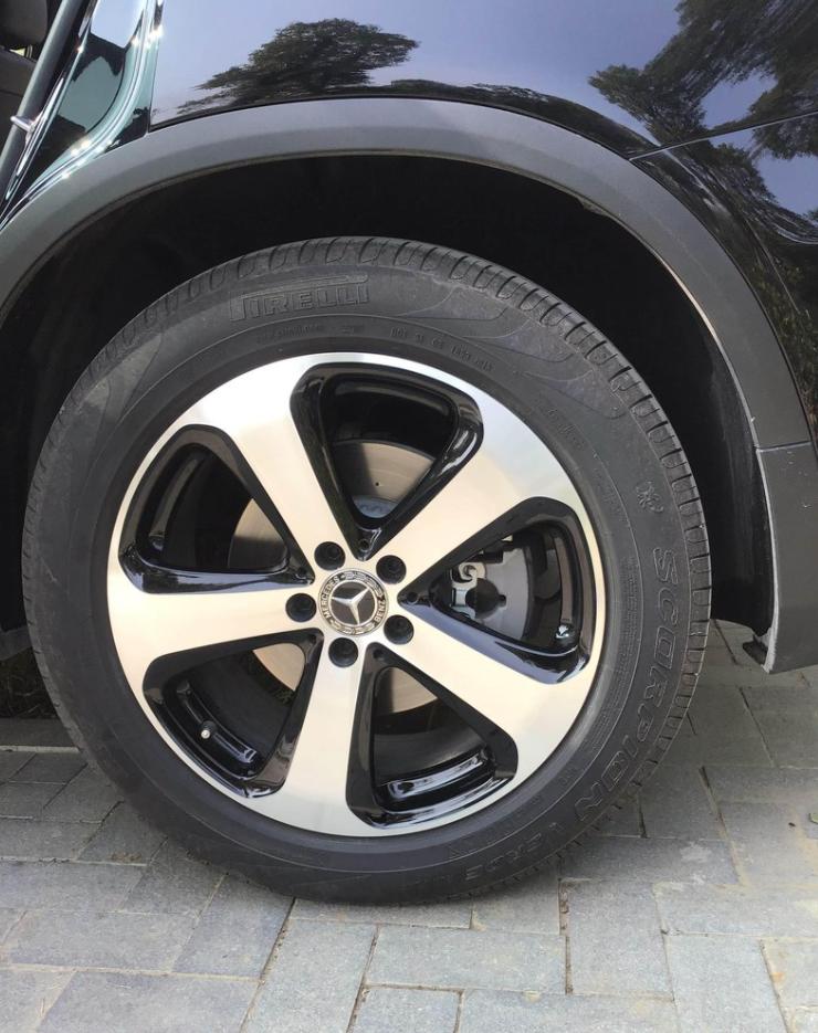 奔驰glc260和300的区别,奔驰glc260l2022款试驾