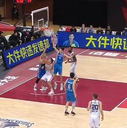 精彩绝伦对决全场22次平局，加时赛南京120:113战胜苏州