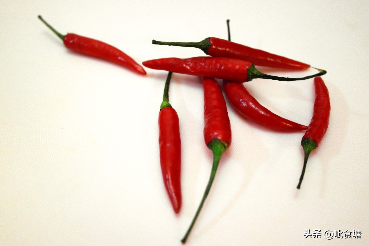 凉拌变蛋有腥臭味？加上这1步，好吃不臭，一吃就上瘾，超级下饭