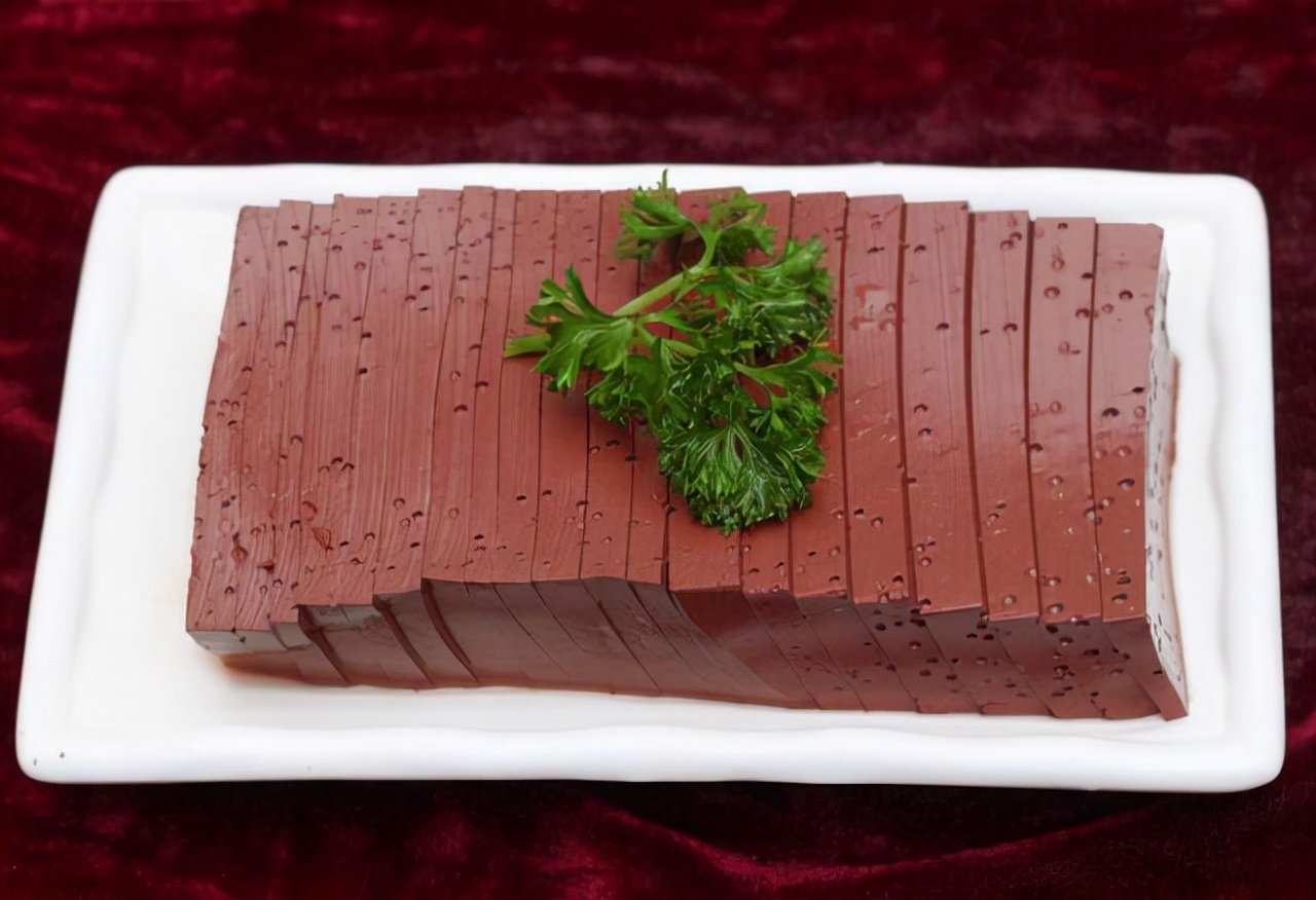 吃了猪血拉黑便还有腥味,吃猪血排出黑便是什么原因