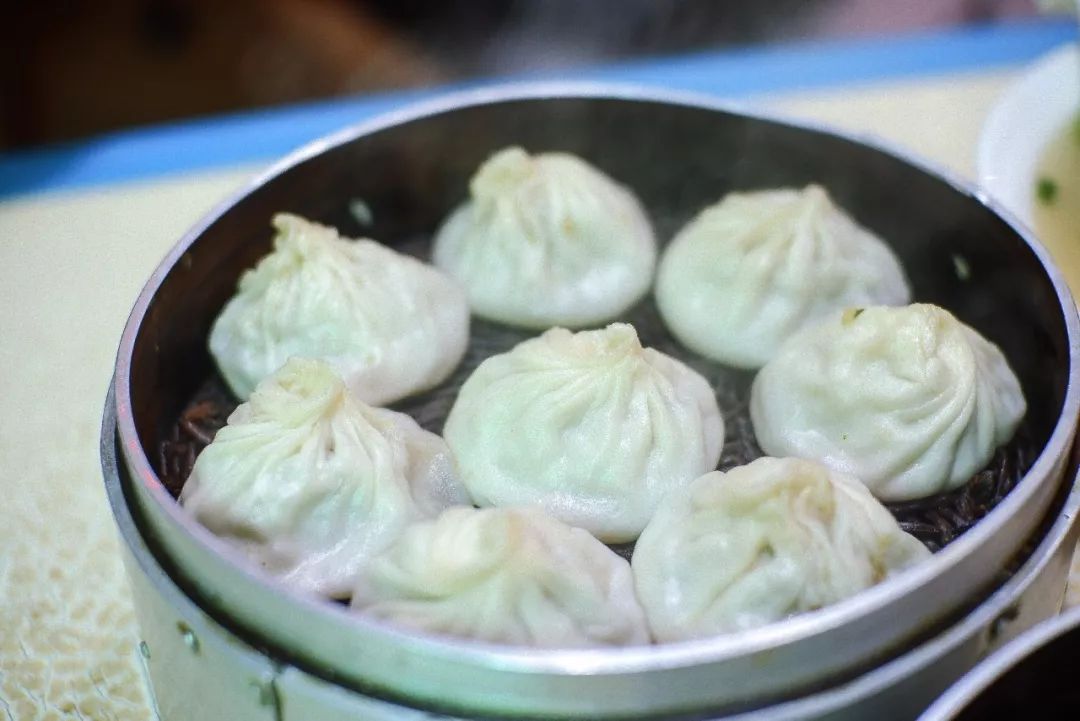 在网巾市,花12块get一笼倪妮同款汤包