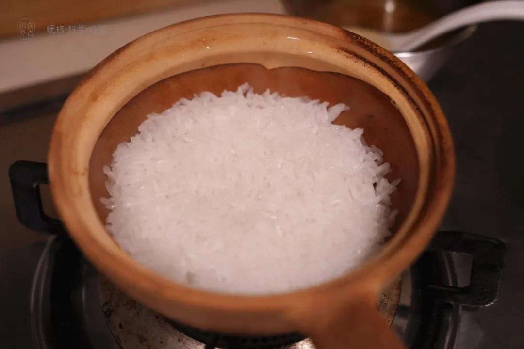 煲仔饭做的不成功是因为油不够吗,煲仔饭失败的做法