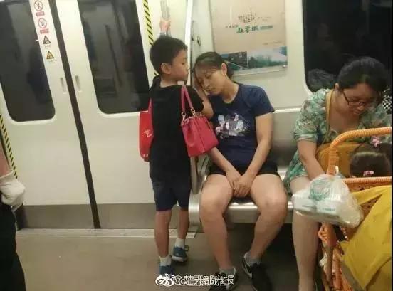 女儿是妈妈的小棉袄哪个正确,女儿是妈妈的小棉袄穿不