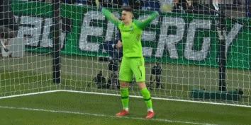 他曾是世界上最贵的门将,世界上排前五最狠的门将是谁