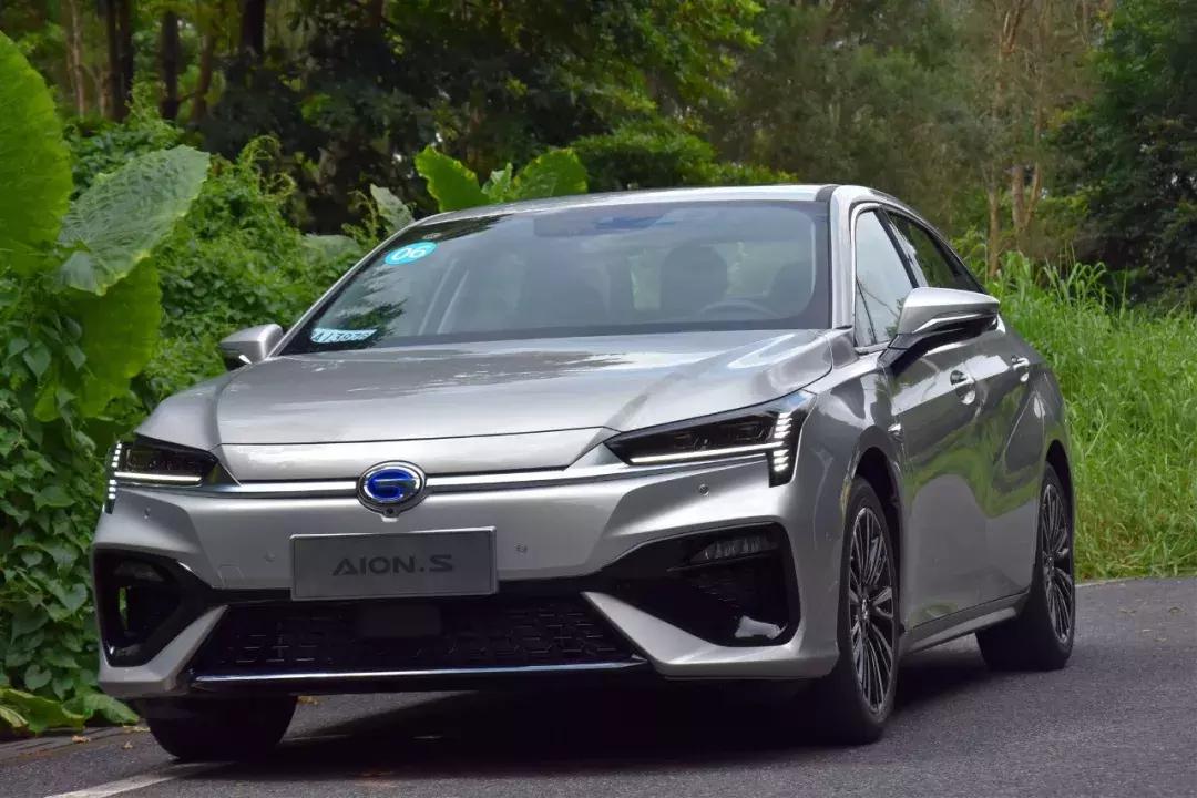 广汽埃安aions机械钥匙怎么使用,广汽埃安aions钥匙怎样换电池