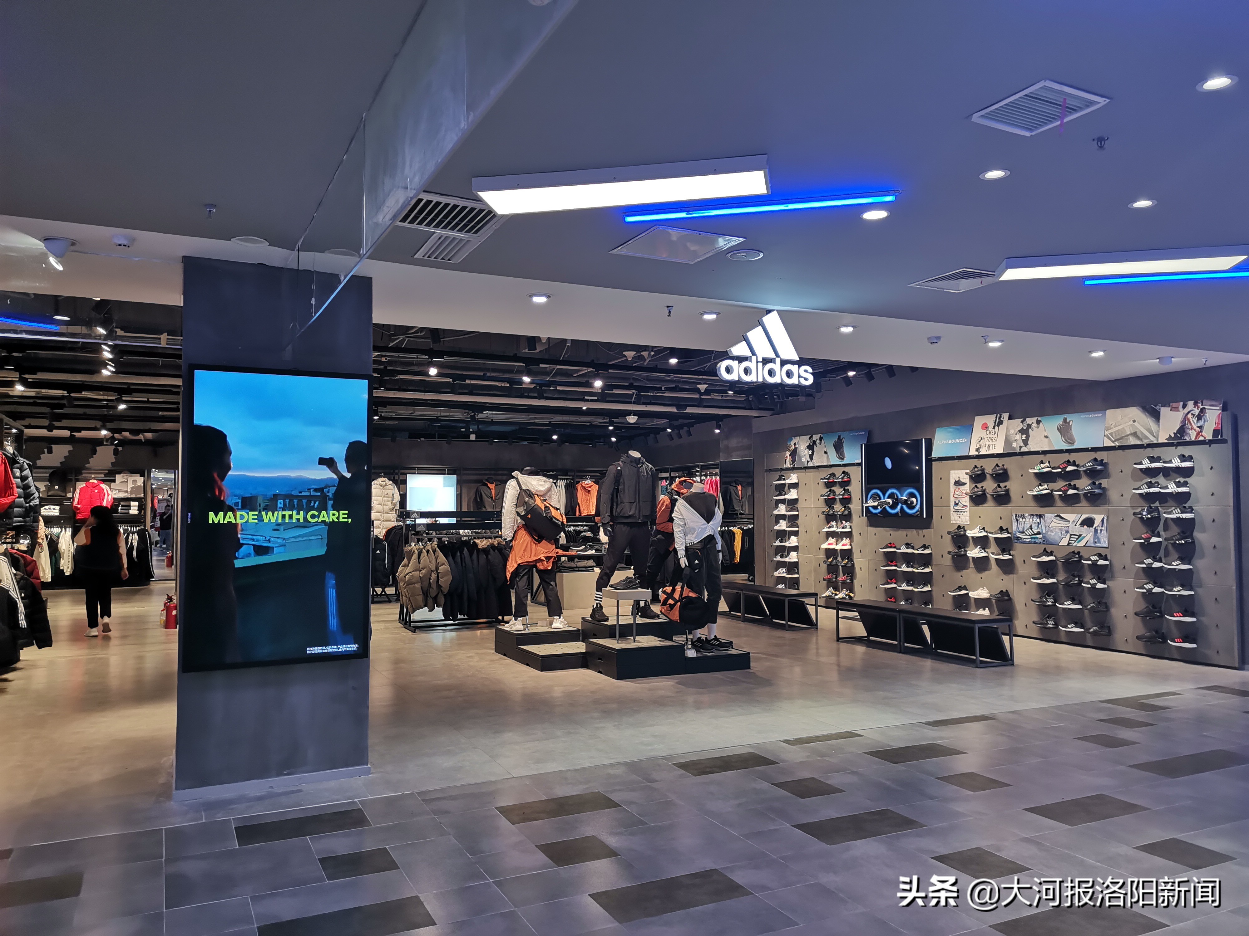 后续报道：名牌鞋子连出质量问题，阿迪达斯、百丽公司均暂未回应