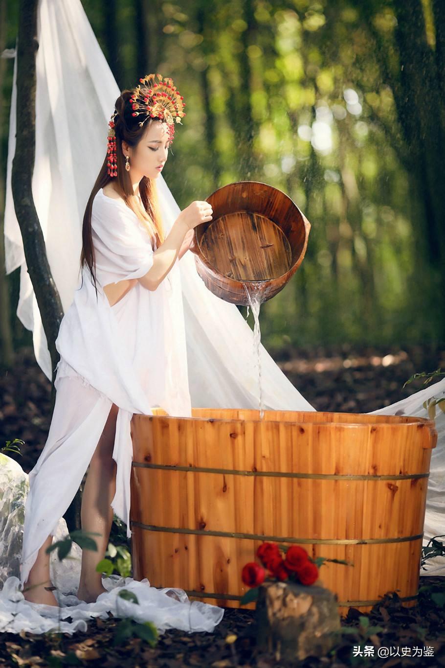 温泉水滑洗凝脂典故,温泉水滑洗凝脂侍儿扶起娇无力