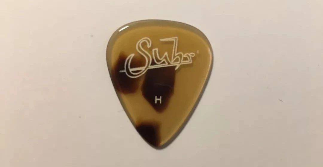 这么贵一片的吉他拨片，是交智商税还是确实能改善音色？