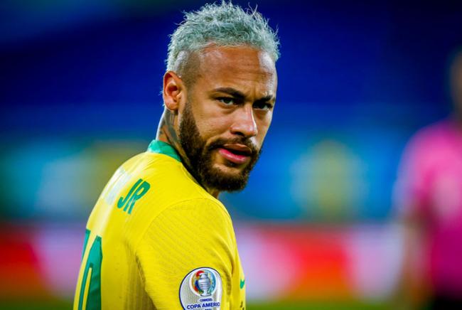 内马尔花式足球过人被打,内马尔花式过人挨揍