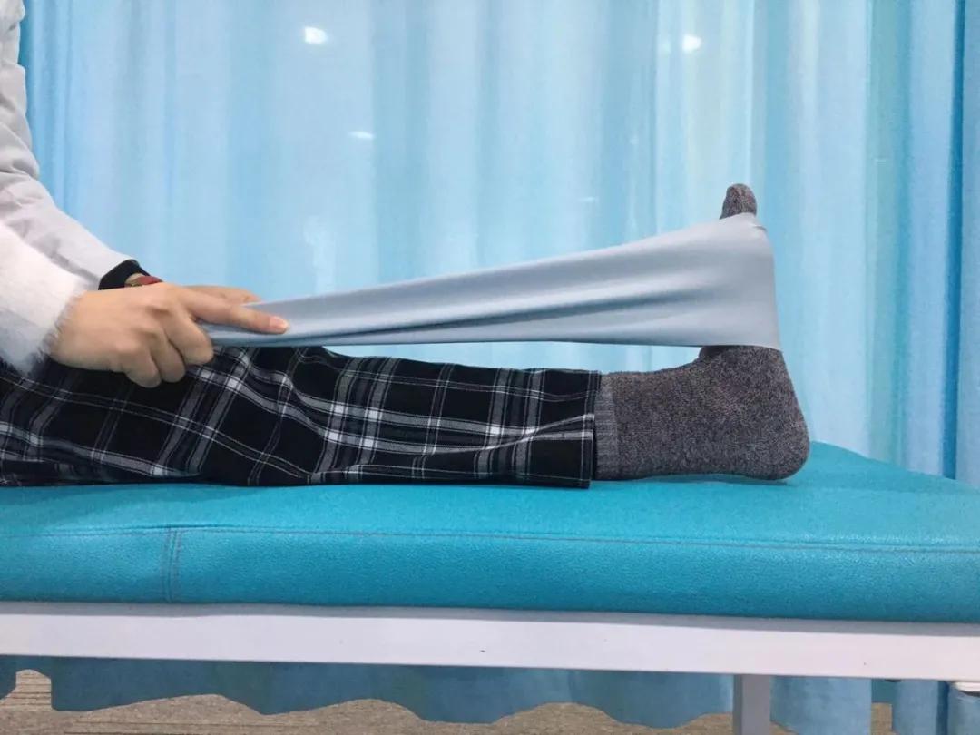 踝关节损伤没肿是不是就没事,踝关节损伤一周没有消肿