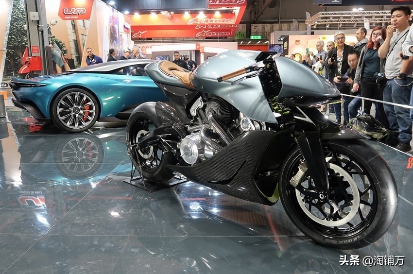 巅峰极速阿斯顿马丁评测,阿斯顿马丁amb001赏车