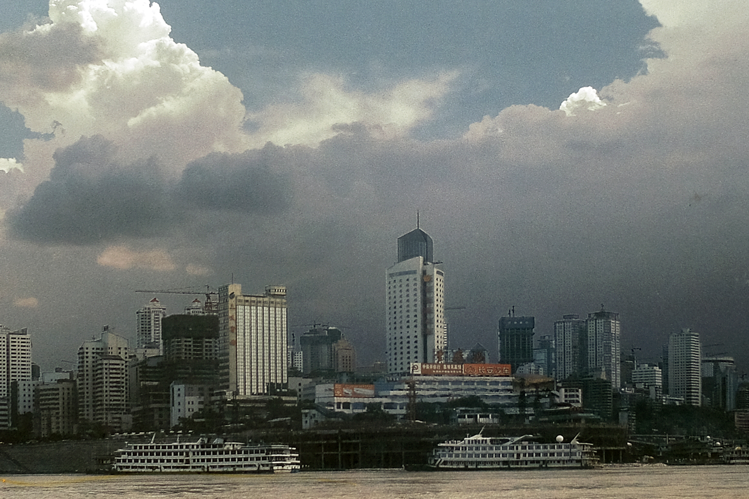 朝天门广场：重庆人的休闲圣地，其实我一直没有改名