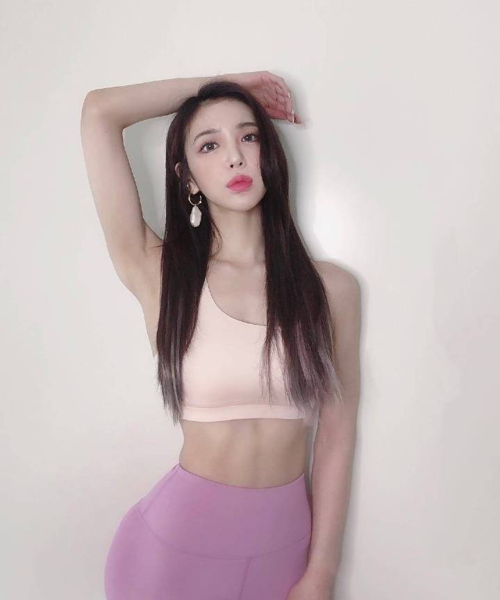 女生穿健身裤怎么没有痕迹,女生健身为什么穿健美裤