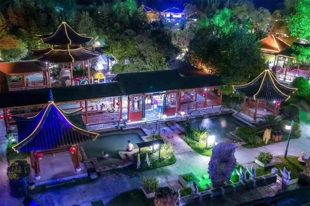 咸宁9月份适合去泡温泉么,泡温泉的旅游地方