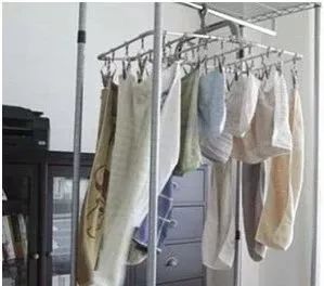 晾衣服下面晾不干怎么回事,梅雨天气衣服经常晾不干怎么办
