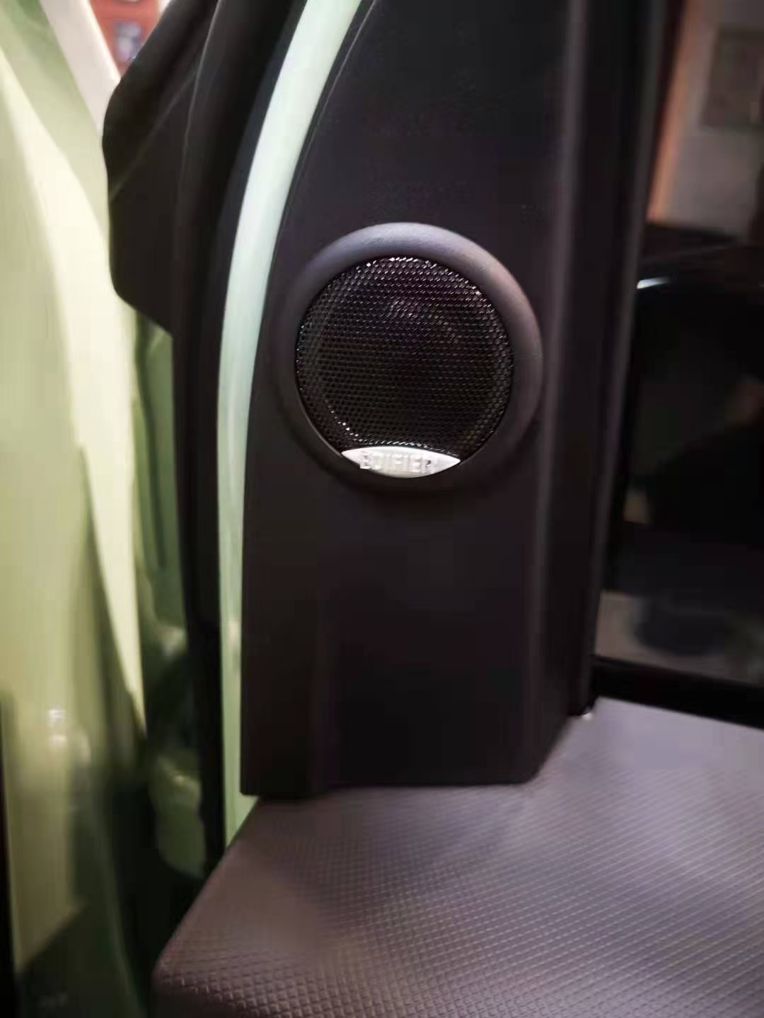 五菱mini马卡龙音响改装效果,五菱mini马卡龙音响怎么拆