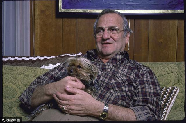 从移民之子到美国英雄,执掌福特功高震主被扫地,老婆一句话翻盘