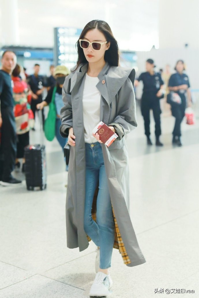 倪妮出发洛杉矶终于奢侈回，穿18999衣配7900鞋，罕见红唇太抢眼