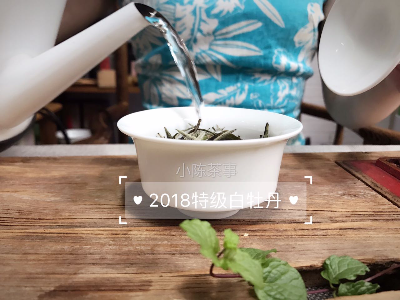 从色香味三方面介绍一种美食,从色香味阐述对汾酒的认识