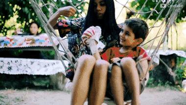 环游世界夫妻赚了十个亿,情侣环游世界视频