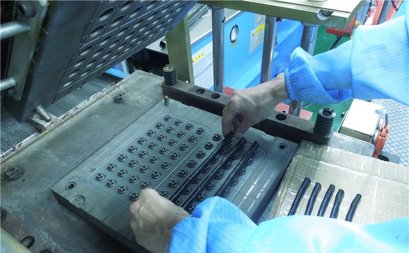 硫化硅胶模具用什么材料,硅胶模具粘蜡怎么解决