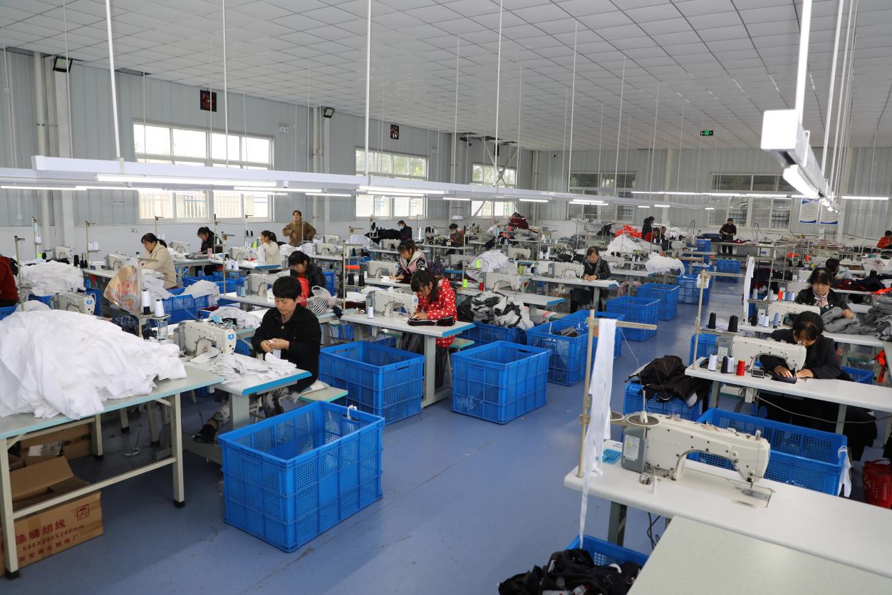 陕西杨陵:一台缝纫机奏响致富曲