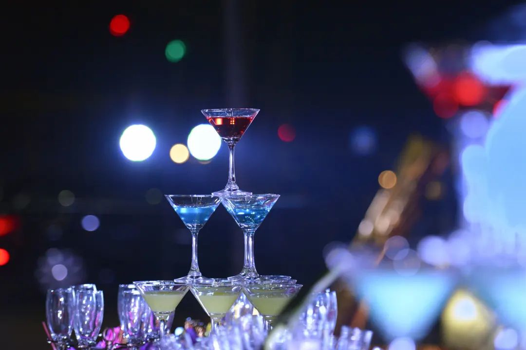 这位传奇调酒师，主导了鸡尾酒文化的复兴